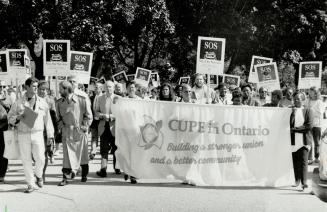 Rally over ambulance cuts, Ambulance service cuts in at least 16 communities across Ontario in recent months spark a Queen's Park rally yesterday by a(...)