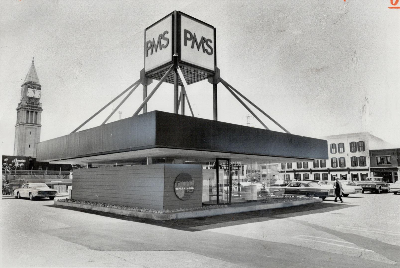 PM's drive-in on Yonge St. near Summerhill isn't the usual drive-in restaurant, says architect Harvey Cowan. PM's is a sophisticated drive-in, featuri(...)