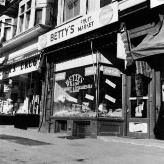Betty's Fruit Market 3 photos circa 1960