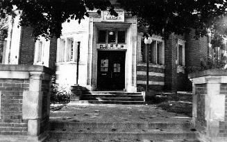 Entrance of Riverdale Library 1984