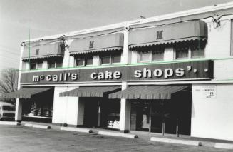 Gerald McCall, accused in plot to sell to the Soviets, heads a bakery chain, including a Bloor St