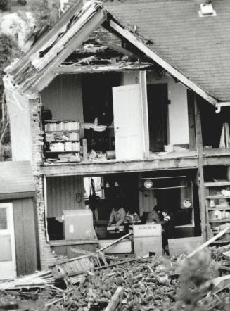 Storms - Tornados - Ontario 1985 (2 files) 2 of 2 files 60