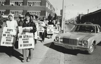 Strikes - Canada - Ontario - Toronto - miscellaneous 1981 - 1983
