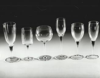 At one time, rules of etiquette decreed that a different type of glass be used for each type of wine served, according to the Wine Council of Canada. (...)