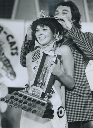 Eighteen-year-old Wendy Mills, Miss Saskatchewan Roughrider, was crowned Miss Grey Cup last night