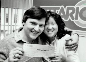 Couple receive an engaging present, Winning $406,348