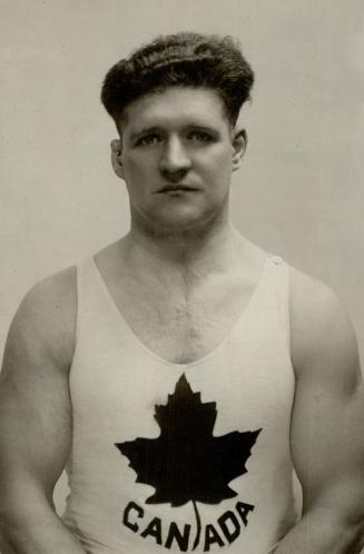Men Perveault. Montreal, Long Dartam champion of Canada