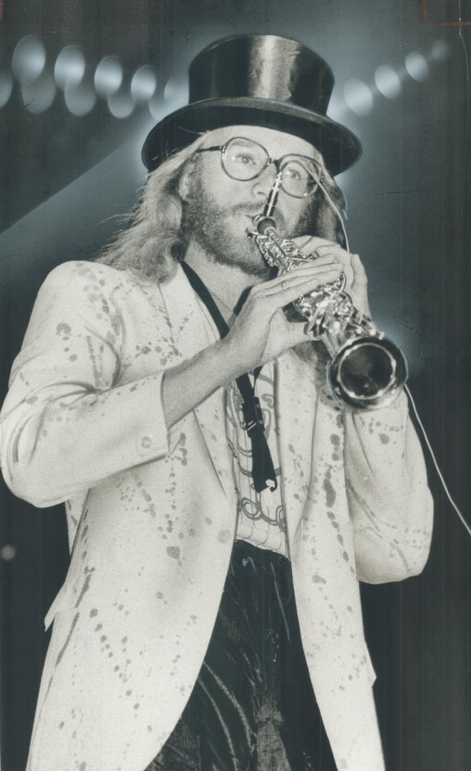John Helliwell: Sly clarinet work