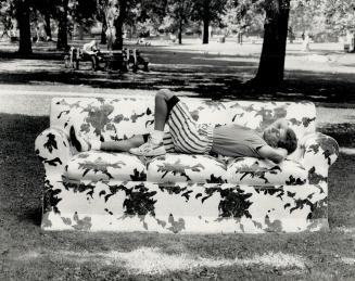 Queen's Park lounger