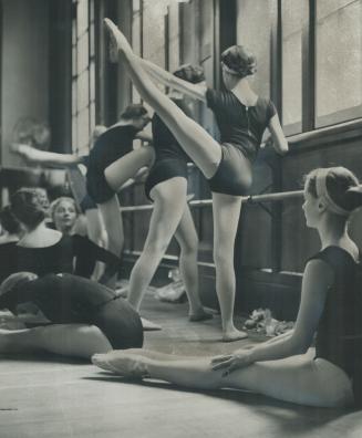 Leggy Lasses limber up before a class at Toronto's exclusive National Ballet school, the only one of its kind in North America. The school entered its(...)
