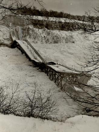 Collapse of Duplessis Bridge recalls the twisted mass of girders which was once the Niagara Falls View bridge
