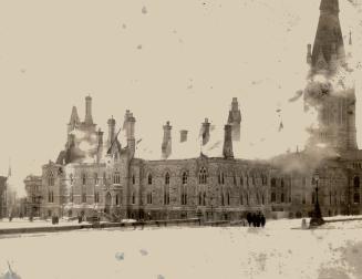 Que of 1916 which destroyed the Canadian Parliament Buldings at Ottawa