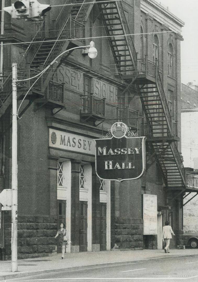 Lady on shuter: Toronto's Massey Hall will soon need facelift