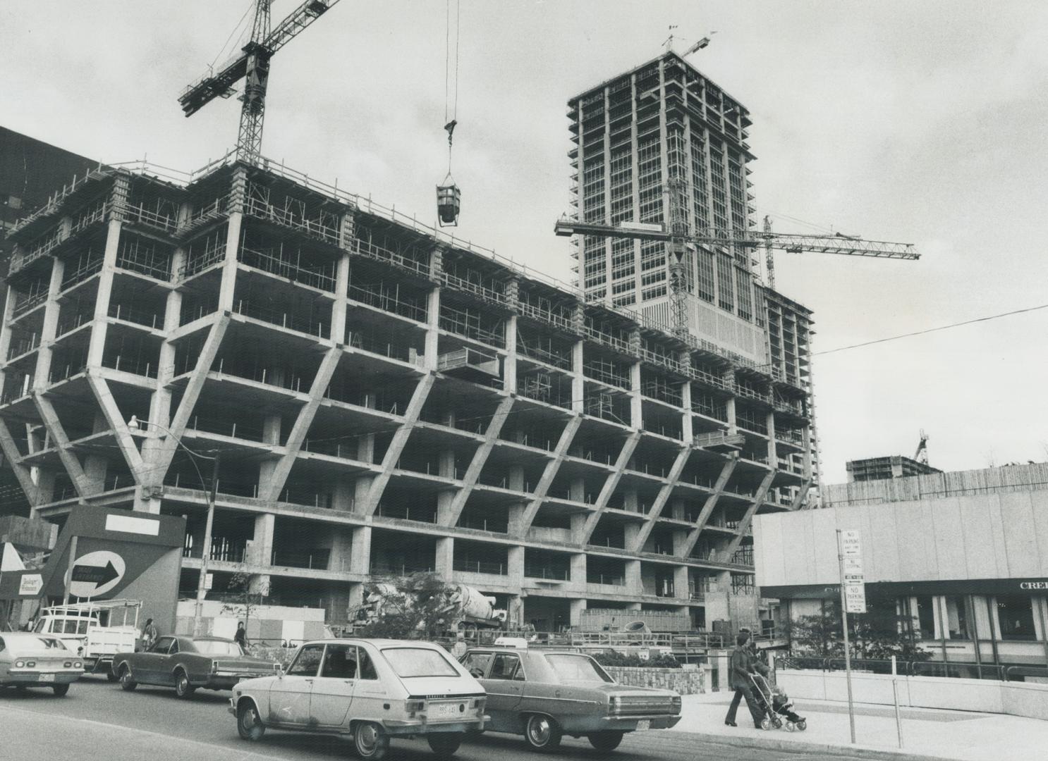 Midtown Toronto changes shape. Catch it at the right angles and midtown Toronto's busy construction program presents some interesting art forms. In th(...)