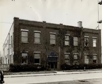 Seaman-Kent plant sold. Through the real estate department of the Trusts and Guarantee Co., Ltd., the J. I. Case Co., now located on Dufferin St., pur(...)