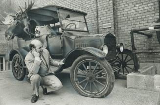 Somebody who cleared an attic left the valuable remnants stuffed inside a valuable Model T Ford in the parking place at the Royal Ontario Museum reser(...)