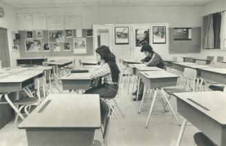 Empty classrooms are already the reality in Ontario's clementary schools, where enrolment is down by one thrid, to 1 million. Next year, secondary sch(...)