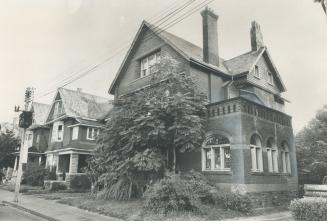 A subway station is what this 75-year-old house on Spadina Rd