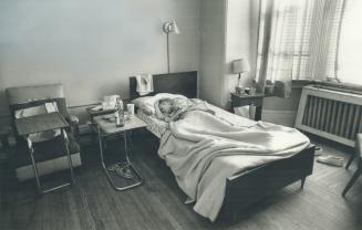 A room in the MacPhail Rest Home on Rose Ave