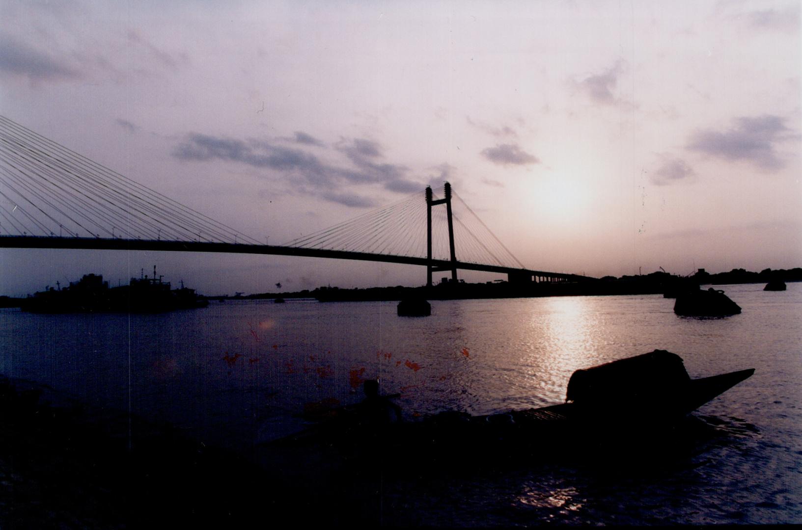 Hooghly River, Howrah Bridge