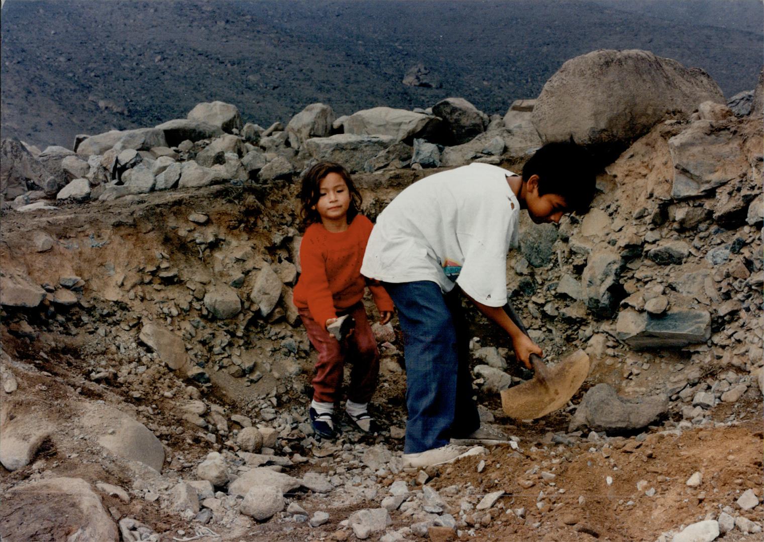 Boy Juan Javier, 9 Luz Abigail, 4 (ricks)