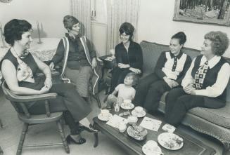 Star Travelling family forum, Today, in The Star's Travelling Family Forum, five Etobicoke housewives, shown at right with Jody Miller, 3, talk about (...)