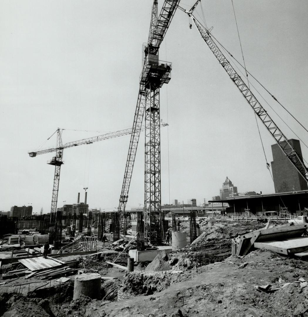 Canada - Ontario - Toronto - Toronto Star - Buildings - 1 Yonge St - Construction - 1970 - Jan to June
