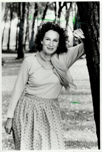 Private lives. Margaret Atwood: A pensive photo portrait of the pacifist poet and novelist shows some of her deep commitment to love and peace - the u(...)