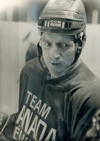 Red Berenson, Detroit Red Wings' top centre, sees tonight's game between Team Canada and the Soviets in Montreal as a unifying force for all the Canad(...)