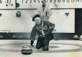 A curling Campbell. Metro Chairman Albert Campbell delivers a rock at a bonspiel for Metro councillors, employees and their guests Saturday at the Eas(...)