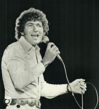 How's life in the wake of your marital problems, Mac Davis? I'm playing it by ear