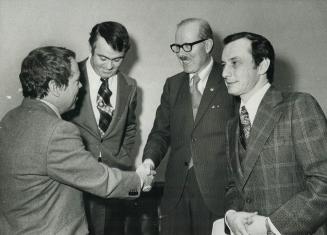 Dennison, William (mayor - groups 1970 - )