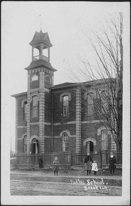 Public School, Brooklin