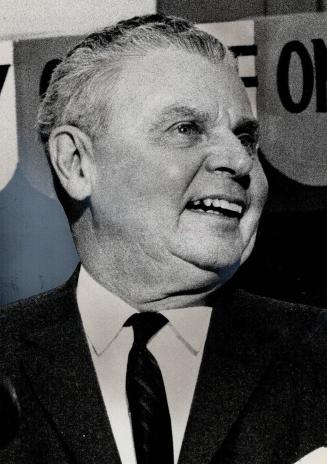 The nation's business. The Rt. Hon. John G. Diefenbaker last night solemnly told the Canadian people that everything the Liberals do is very, very bad(...)