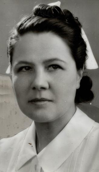 Fooled Quints. Gertrude Provencher, new nurse in charge of the Dionne quints at Dafoe hospital, solved the problem that faces every new nurse in recor(...)