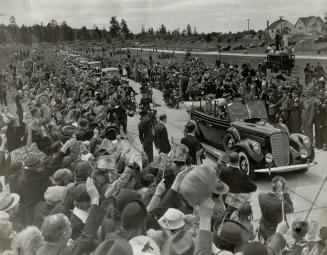 Crowd as Royalty Leanes Stanley Park Vancouver