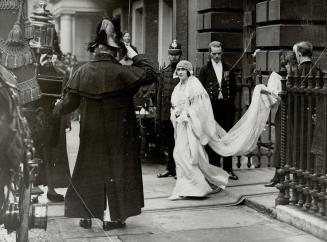 George VI Series., Lady Elizabeth bowes Lyon, leaving her Lenion home for her marriage to The Duke of York (now King George VI) 1923