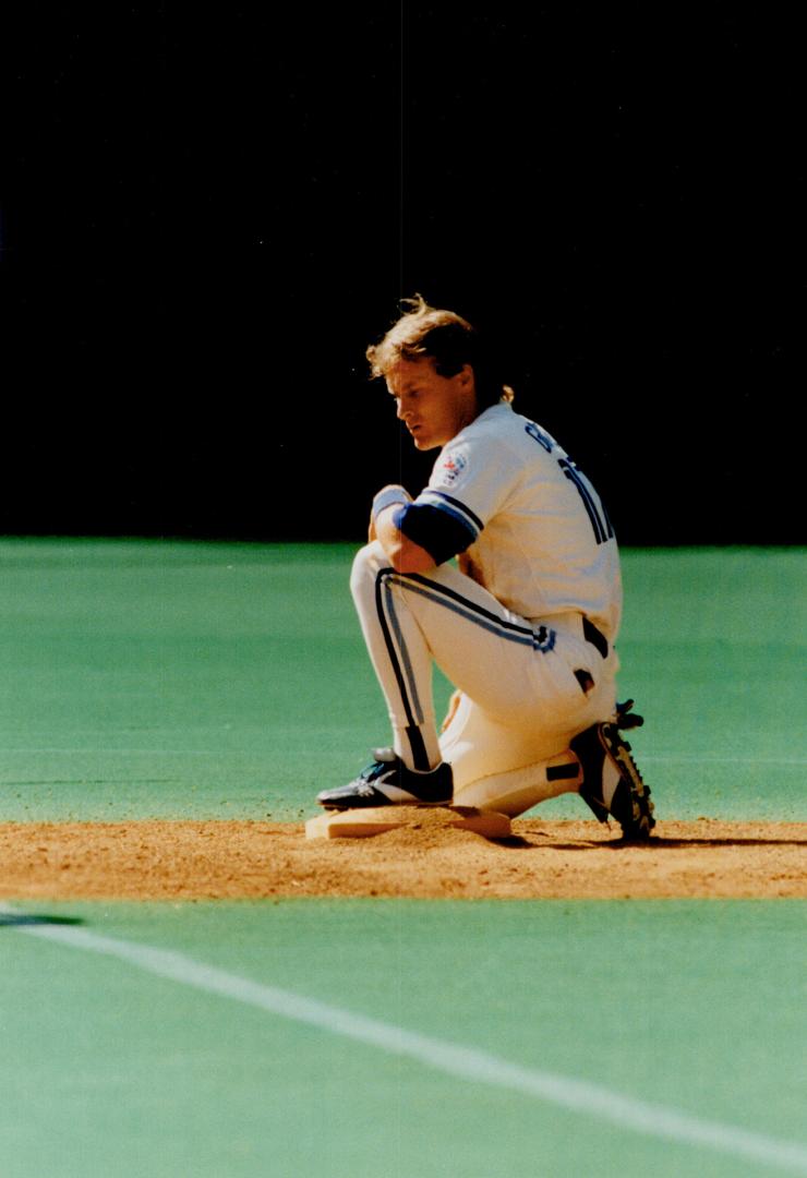 Crime doesn't pay: Kelly Gruber contemplates the error fo his ways after  being thrown out trying to steal second base against the Royals yesterday –  All Items – Digital Archive Ontario
