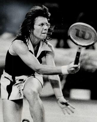 Billie Jean King led Philadelphia Freedoms to their 17th victory in 21 World Team Tennis matches last night, a narrow 27-26 win over Toronto Royals. B(...)