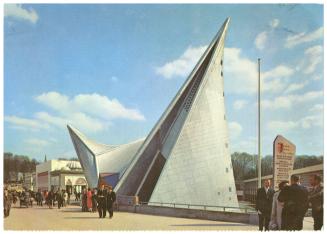 Avenue de l'Europe : le Pavillon Philips, plus loin la Tunisie et le Maroc (Europe avenue : Pavilion of Philips, further on Tunisia and Morocco), Exposition Universelle de Bruxelles 1958