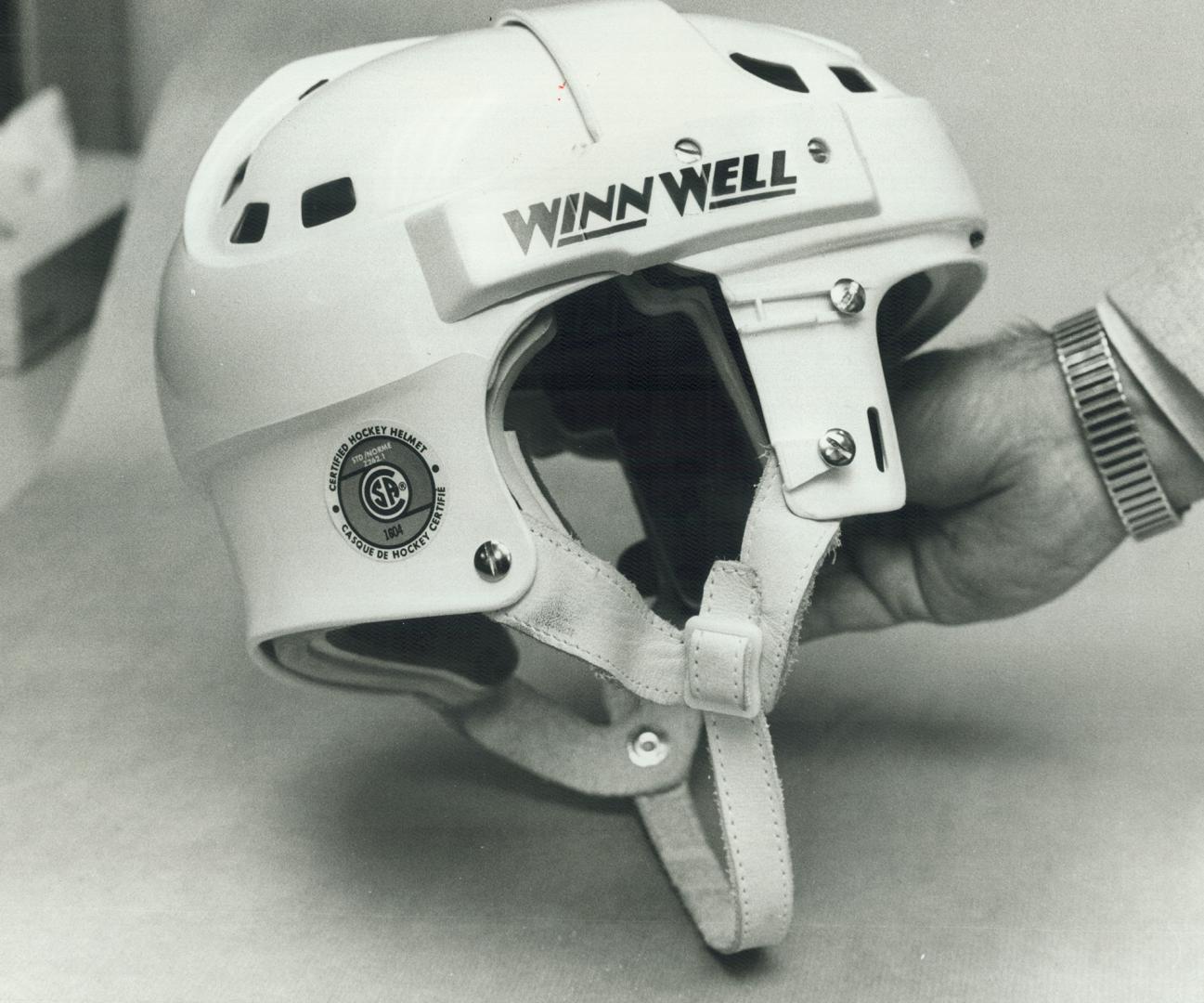 Hockey helmet