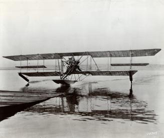 Glenn L. Martin ending first ocean flight Balboa to Catalina Island and return May 10/1912