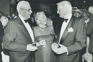 Art Patrons honored. Former Ontario lieutenant-governor Pauline McGibbon and her husband Don, left, chat with former Ontario premier William Davis at (...)