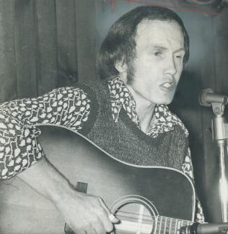 Singer-composer Gene MacLellan