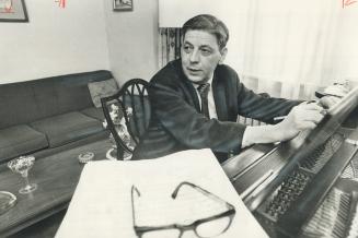 Oskar Morawetz sits at the piano at which he composed a harp concerto that will be given its world premiere at the Guelph Spring Festival. A composer (...)