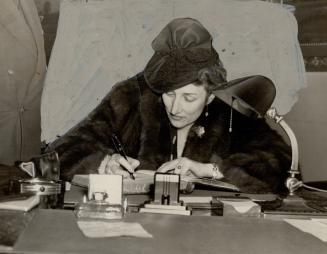 Norwegian princess signs city's guest book