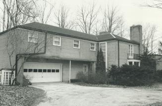 Symbolic withdrawal, House of Dr. Gordon Murray at 56 Sandringham Dr.