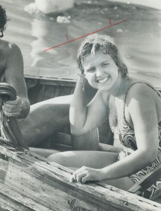 Cindy Nicholas. Youngest lake swimmer