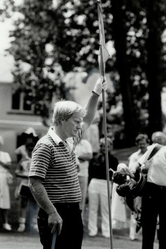 Ready to win, Jack Nicklaus, who puttered around St
