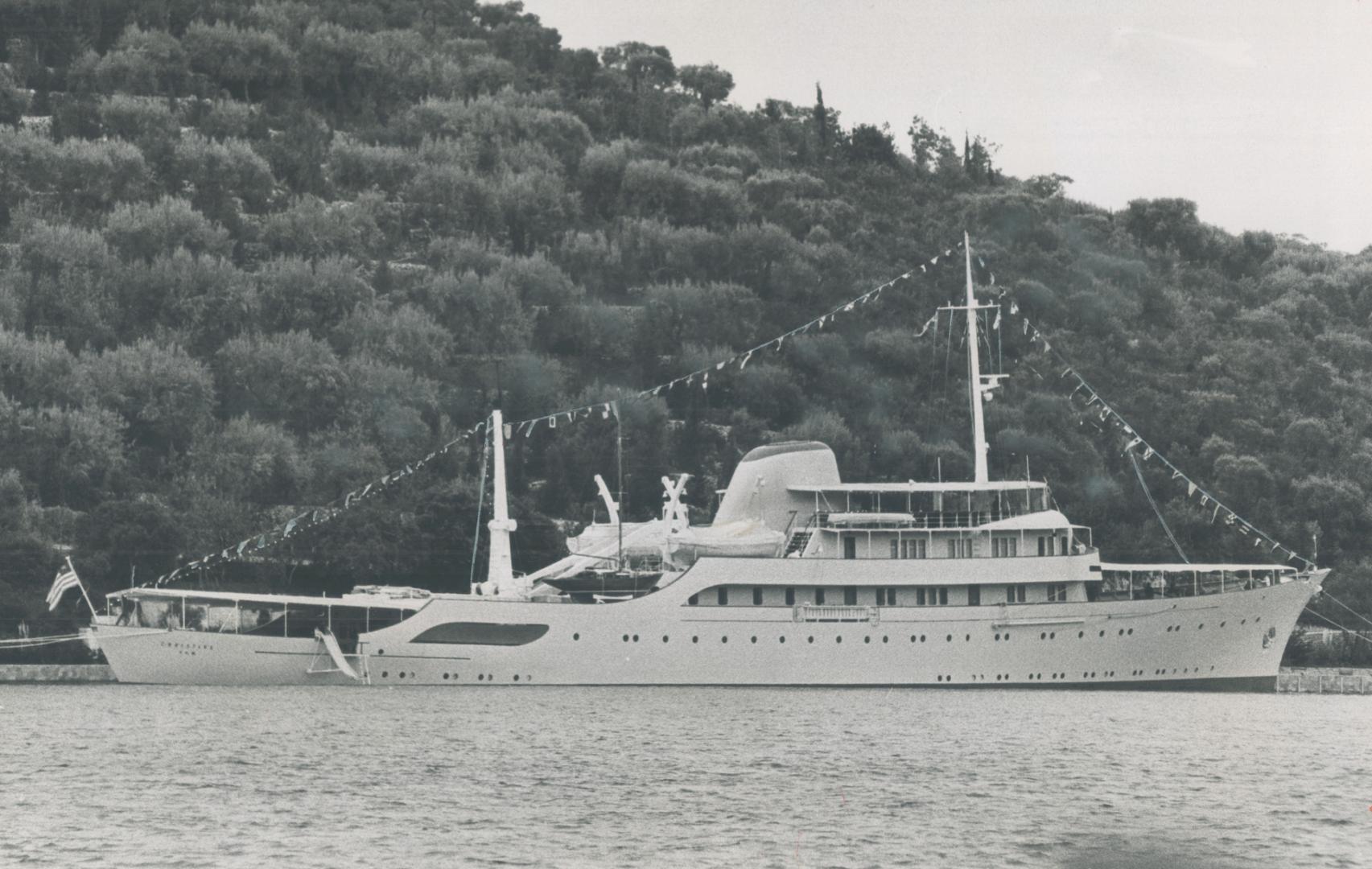 Their objective was the Onassis luxury Yacht Christina off skorpios